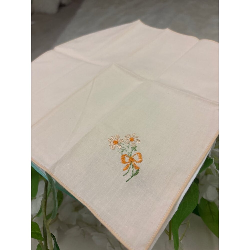 Vintage Embroidered Hankies Lot of 9 Floral Pastel Hankies Cottagecore Bridal - Picture 6 of 14